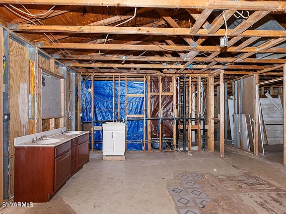 5th image of 1050 S 5th Street