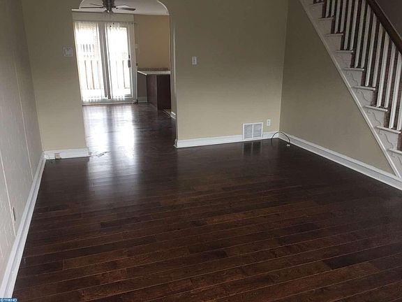 4th image of 4418 Oakmont St