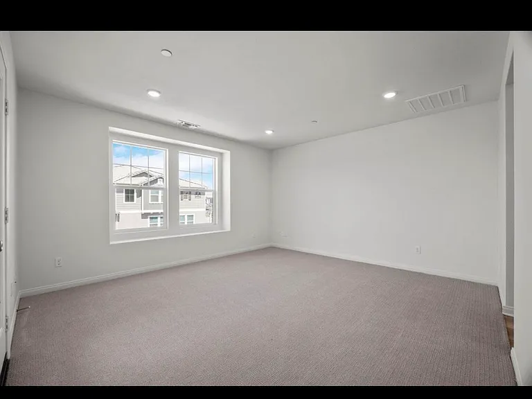 3905 E Coronado Privado — Photo 5