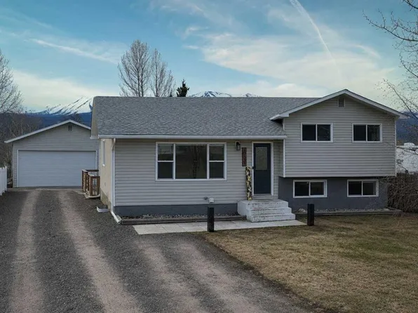 10833 N 99th Ave, Grande Cache, AB T0E 0Y0