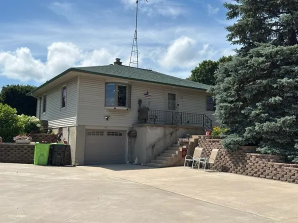16 Young St, Waupun, WI 53963