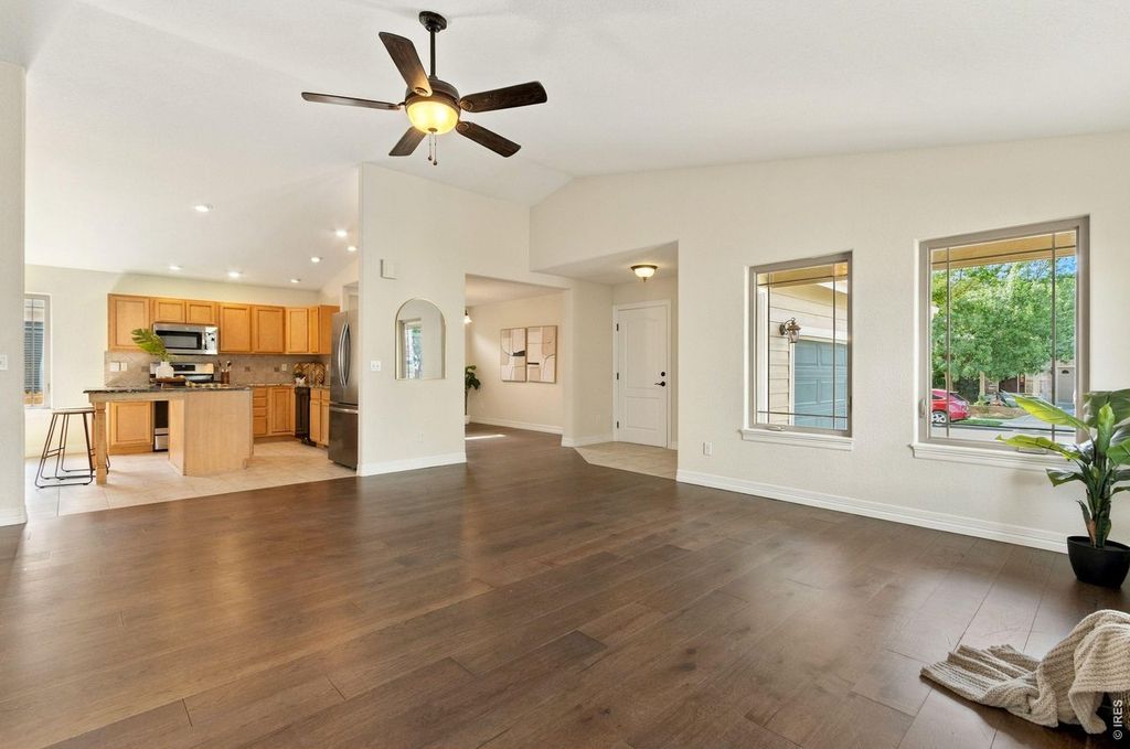 3327 Wagon Trail Rd