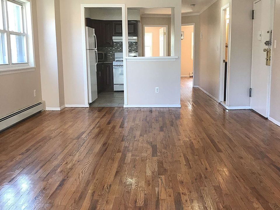 1st image of 2360 White Oak Ct APT 2