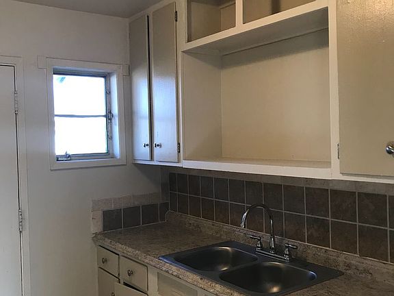 4th image of 2811 Duncan Dr Unit B