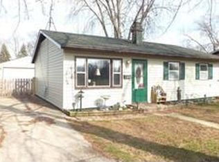 7517 Venus St, Loves Park, IL 61111