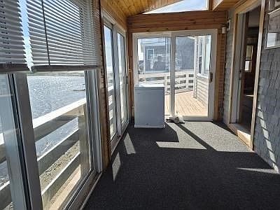 4th image of 39 Cove St