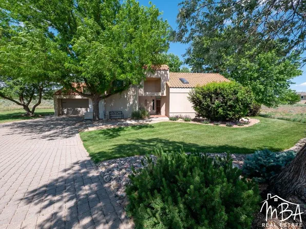 105 Windsor Ct, Garden City, KS 67846