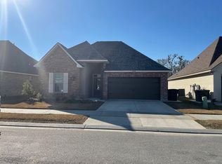 6326 Lake Edge Dr, Baton Rouge, LA 70820