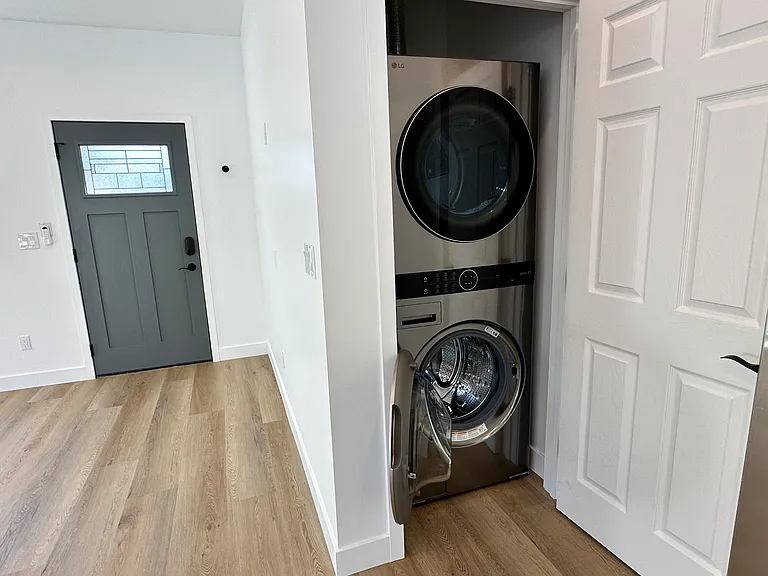 3617 W Victory Blvd — Photo 12