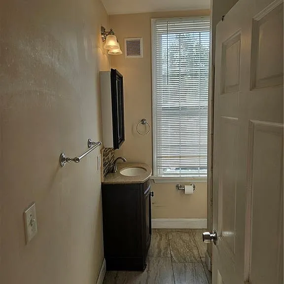 68 John St — Photo 14