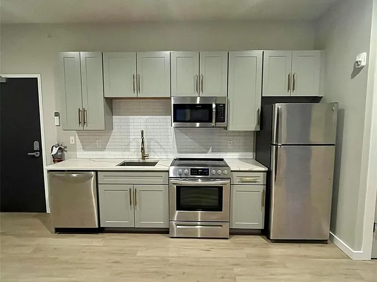 289 Main St #305 — Photo 3