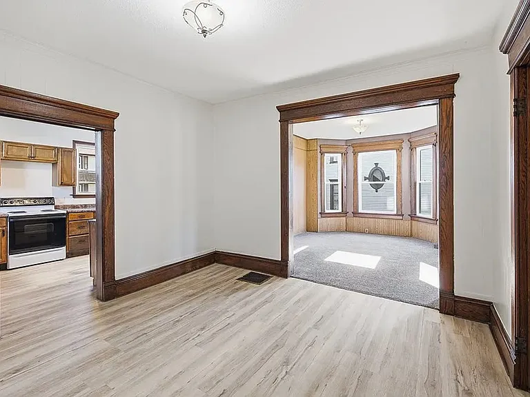 174 Marion Ave — Photo 15