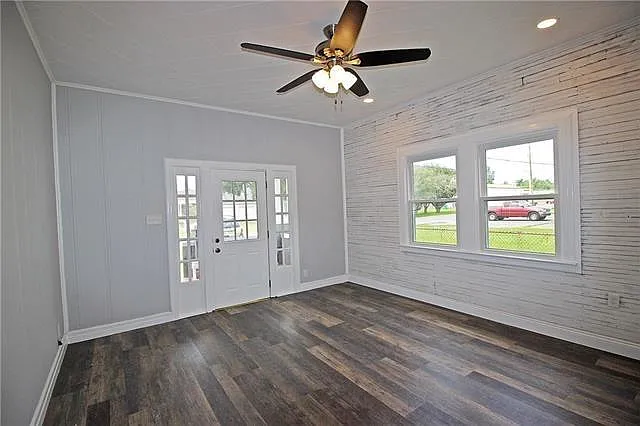 3 bed, 2.0 bath, 1681 sqft, $1,900 — Photo 3