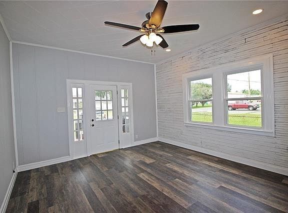 3rd image of 207 Milling Ave
