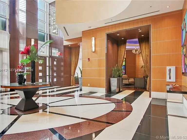 244 Biscayne Boulevard Mall #2109 — Photo 15