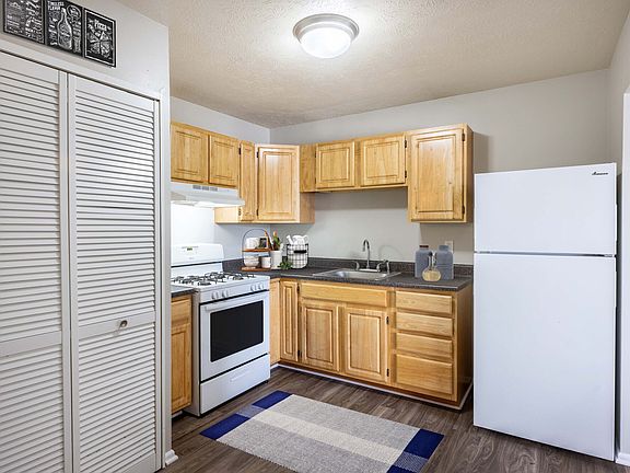 2nd image of 22 Farmside St #14-122