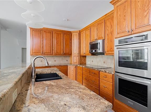 2nd image of 530 Cottonwood Pl