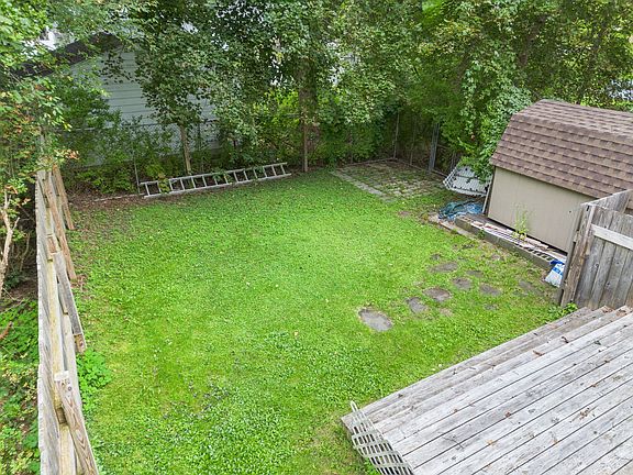 5th image of 405 River Rd