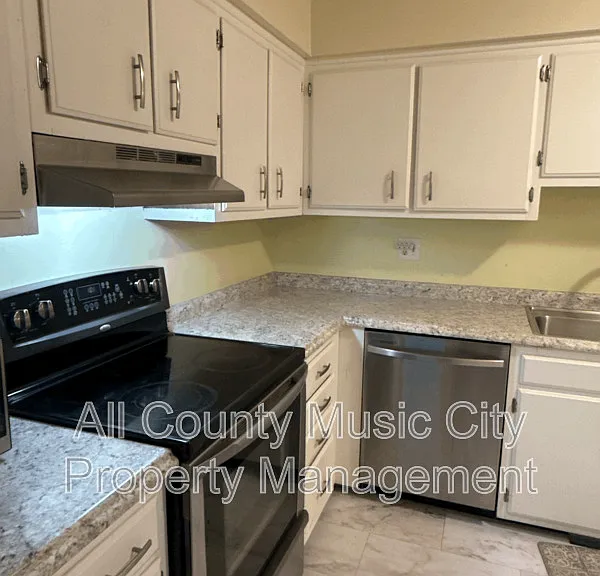 515 Basswood Ave #J-92 — Photo 7