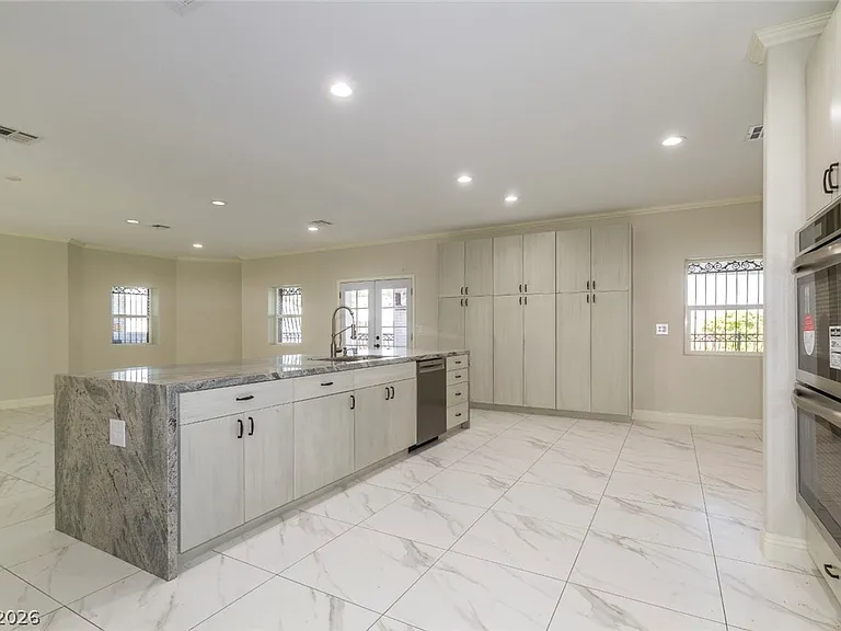 60 E Levi Ave — Photo 23