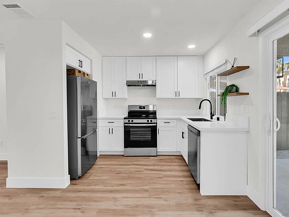 4th image of 514 Debra Pl