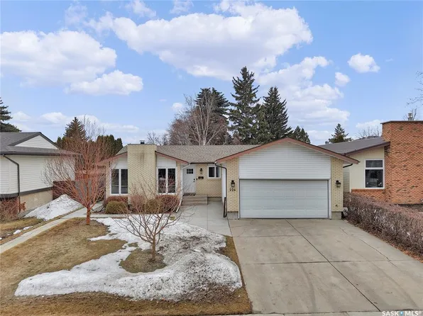 226 Candle CRESCENT, Saskatoon, SK S7K 5A4