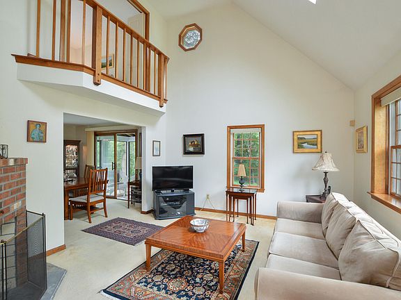 2nd image of 122 Sunny Wood Drive