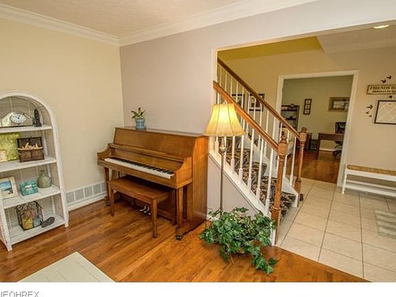 2nd image of 304 Crestwood Dr
