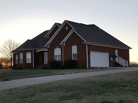 2nd image of 175 Country Lake Cir