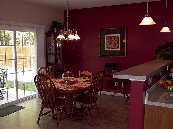 4th image of 8 Oakville Ct