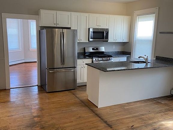 2nd image of 14 Appian St Floor 1