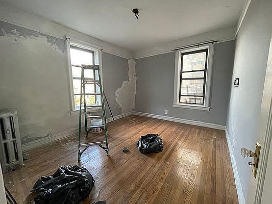 3rd image of 103 Seaman Ave APT 3C
