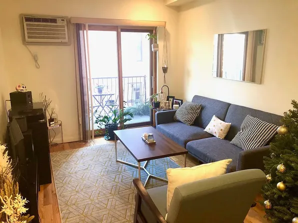 602 Manhattan Avenue image 1 of 7