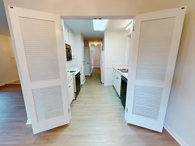 1212 Hillman St — Photo 6