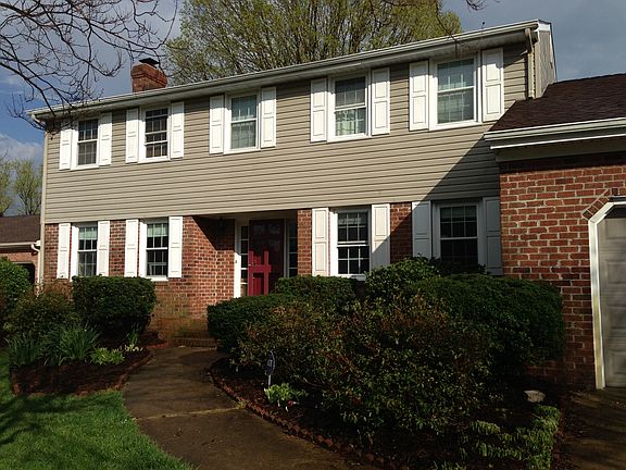 2nd image of 820 Moffat Ln