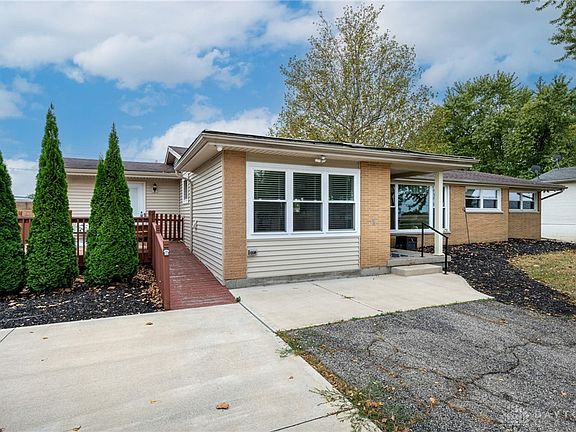 3rd image of 4 Greeneview Dr