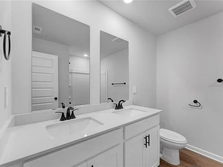 2929 Sweet Red Cir — Photo 59