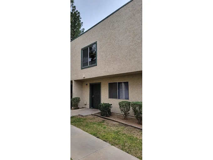 Building Photo - 6024 W Townley Ave