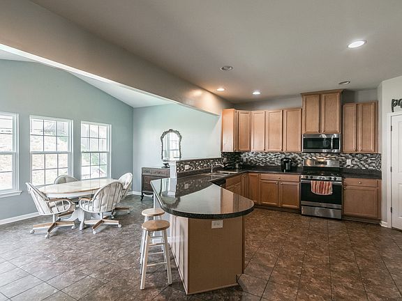 3rd image of 709 Preservation Way