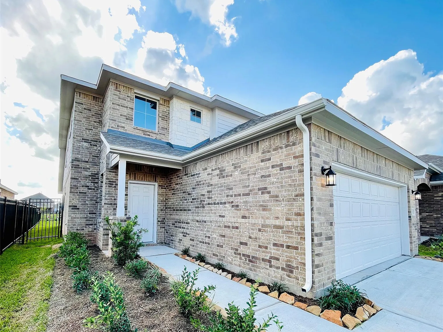 3 bed, 2.5 bath, 1988 sqft, $2,250 — Photo 3