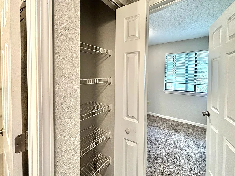 Breckenridge Davenport Apartments — Photo 58
