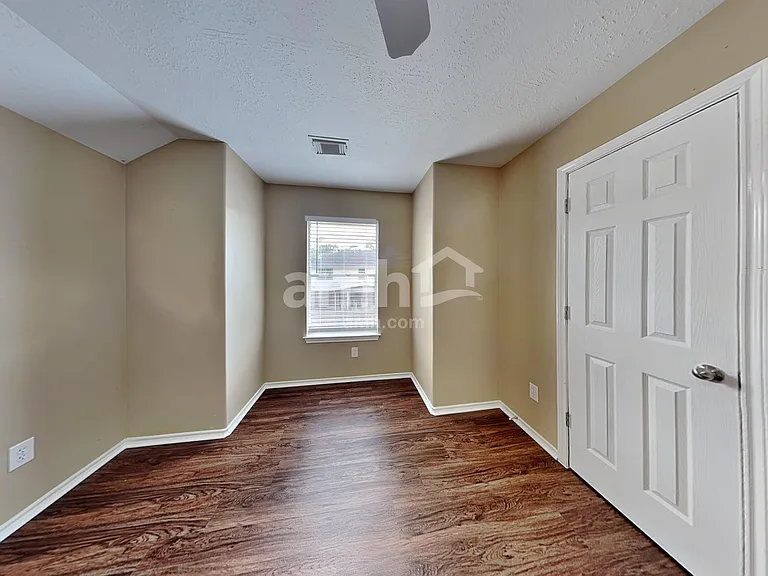 26881 Armor Oaks Dr — Photo 14
