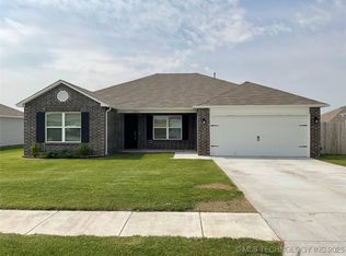 10012 E 109th St N, Owasso, OK 74055