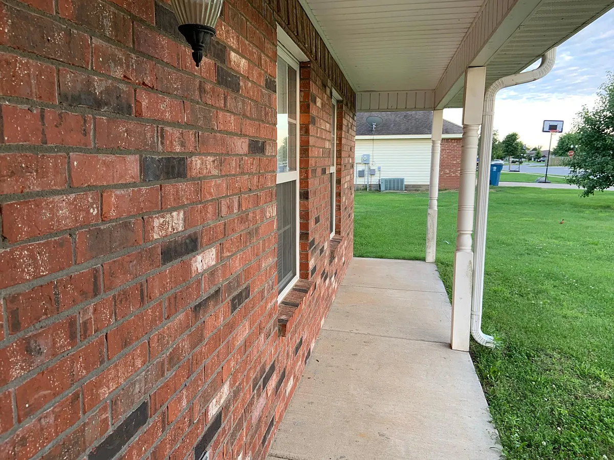 Building Photo - 620 Washburn Dr
