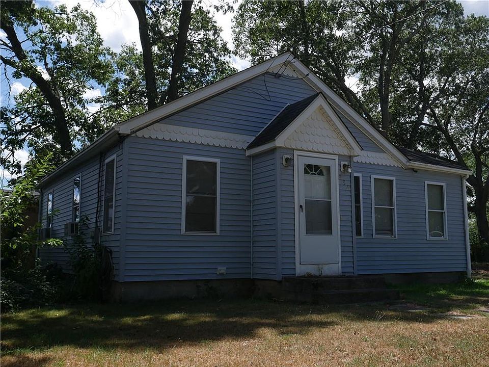 236 Gordon Ave, Warwick, RI 02889 Zillow