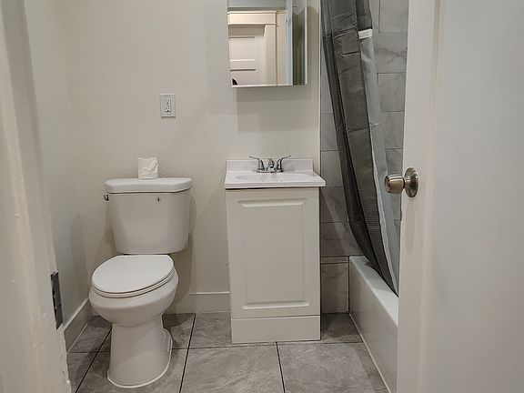 2nd image of 721 W 48th St #723-1/2