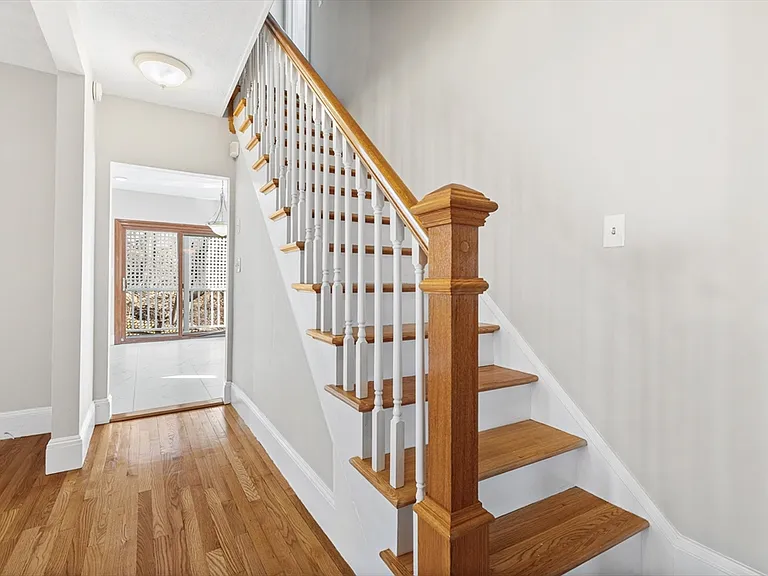 1 Oak Grove Ct #1 — Photo 5