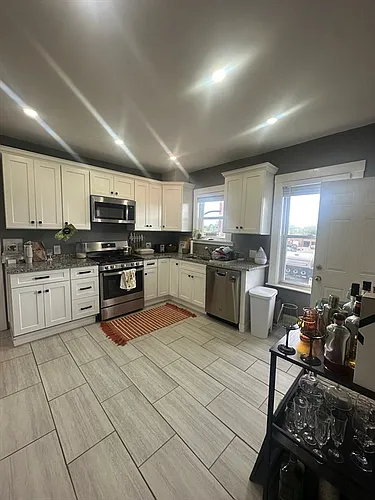 10 Houghton St #3 Photo 1
