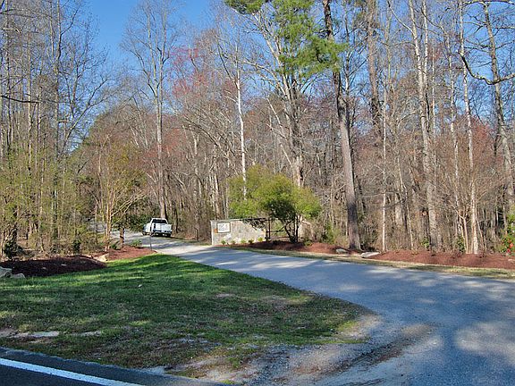 3rd image of 170 Great Woods Ln #3