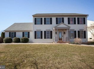 2196 Southpoint Dr, Hummelstown, PA 17036